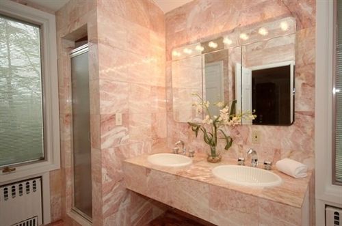 розовый мрамор столешница